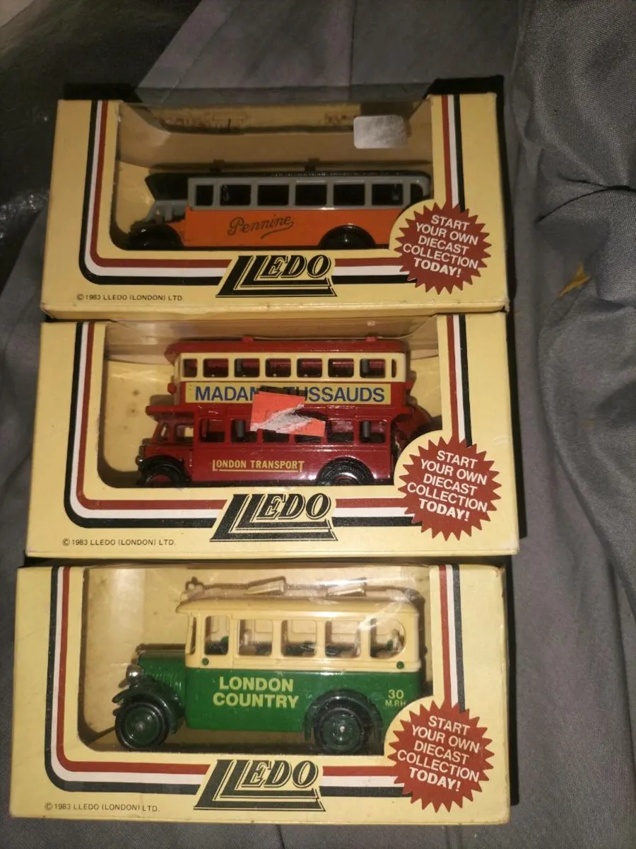 3 DAYS GONE BUY BUSSES.. DIE. CAST