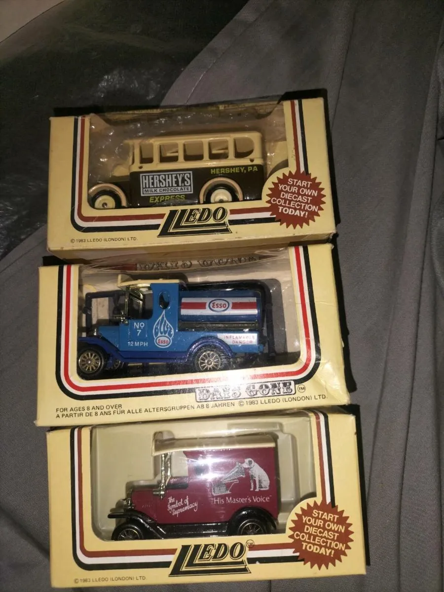 3 DAYS GONE BUY . DIE CAST MODELS ..