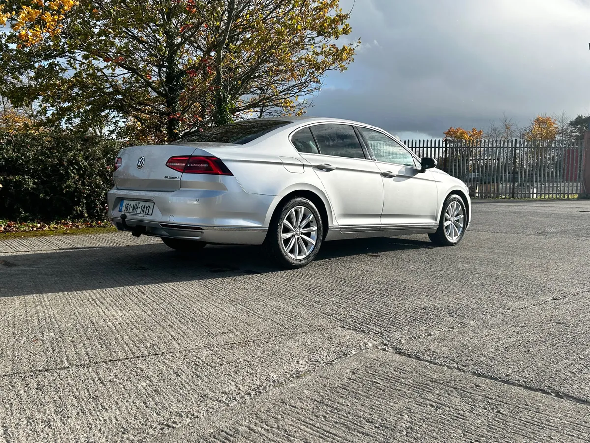 Volkswagen Passat 2016 - Image 3