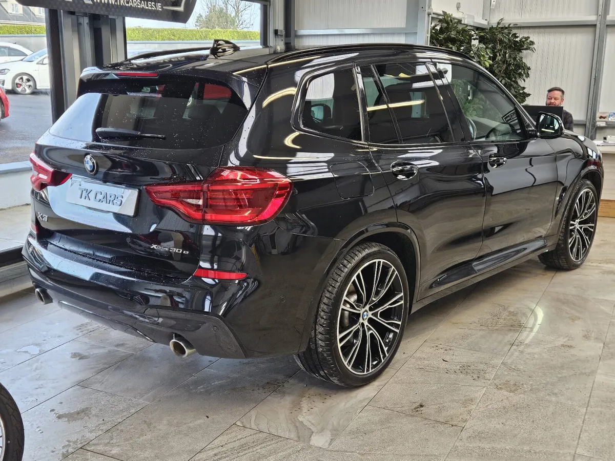 211 BMW X3 X-DRIVE PETROL HYBRID PLUG IN - Image 4