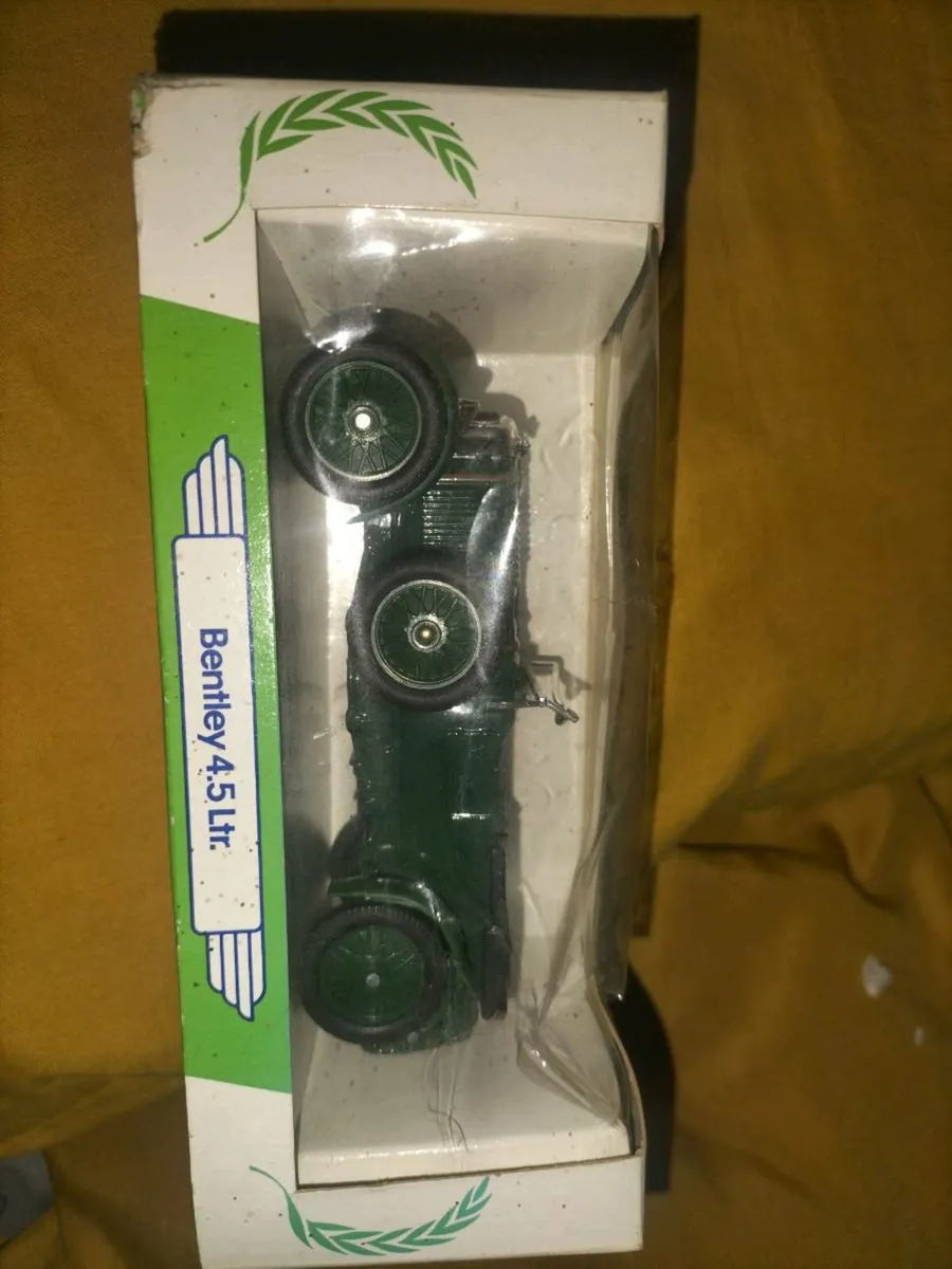 MOBIL . DIE. CAST .. BENTLEY...