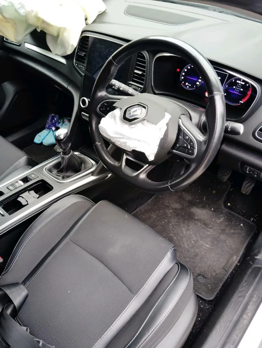 Breaking Renault Mégane 2021 1.5dci add blue - Image 4