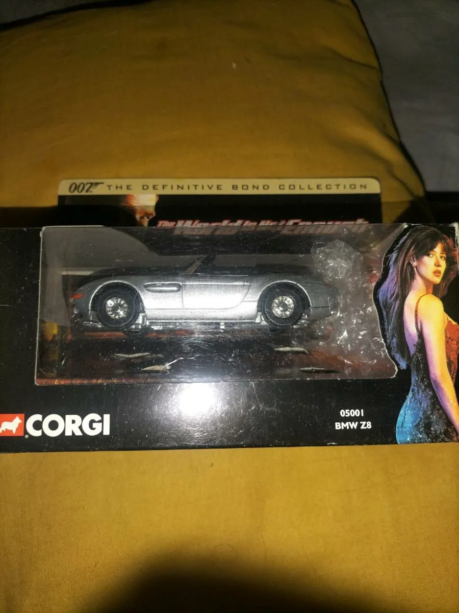 CORGI.. 007 ... BMW .. Z8... DIE. CAST .... MODEL - Image 1
