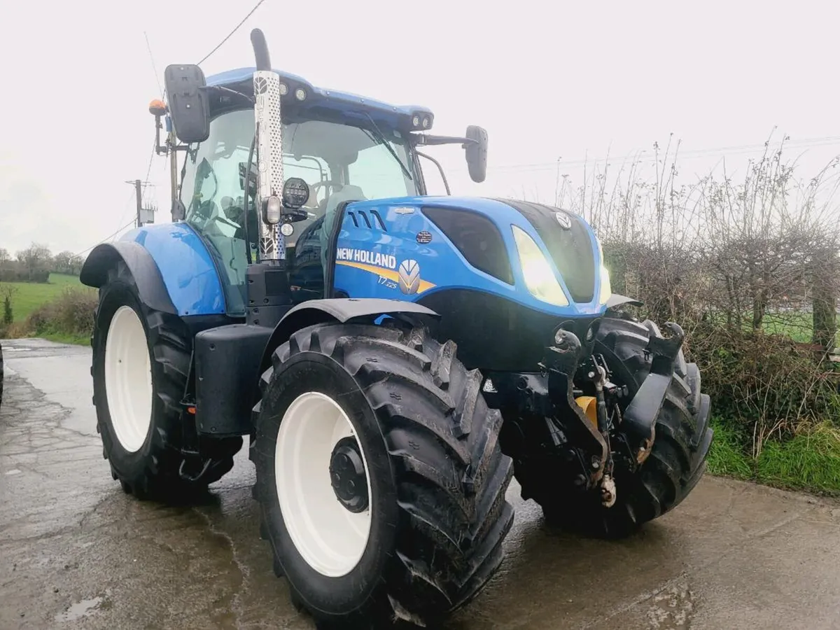 New Holland T7225 - Image 2