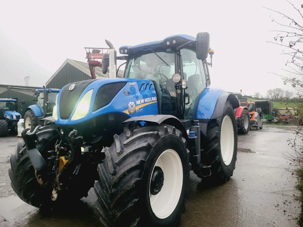 New Holland T7225 - Image 3