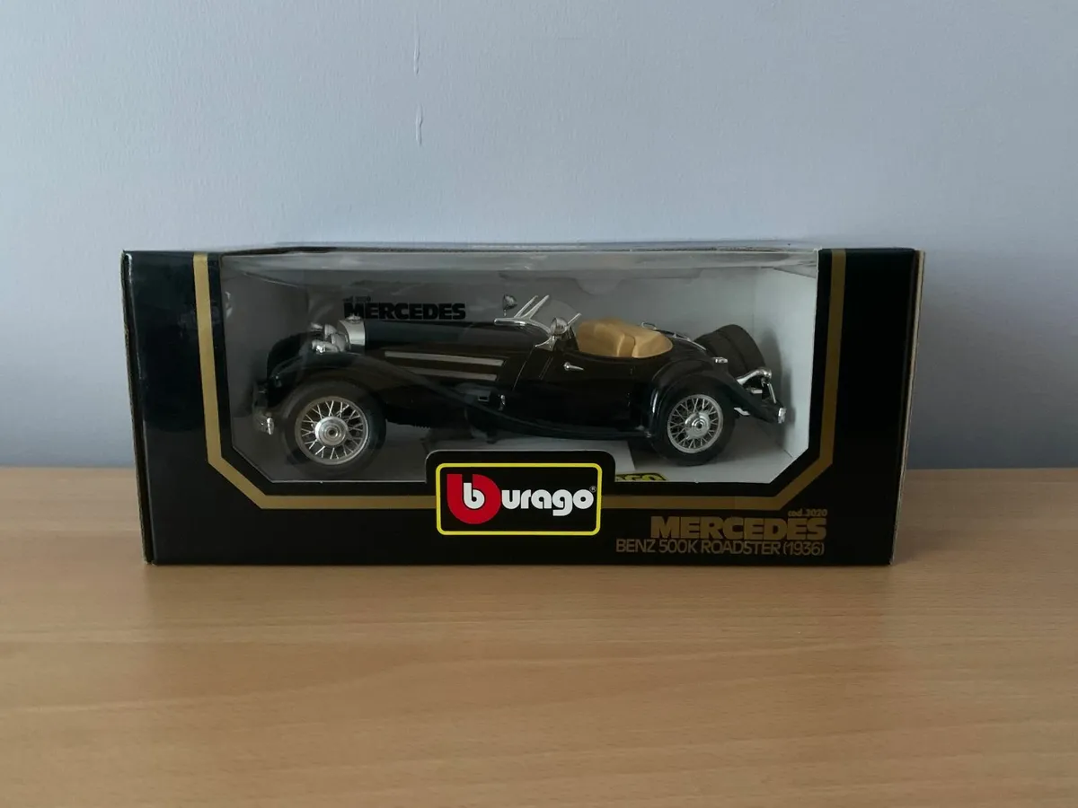 1936 Mercedes Benz Roadster 1/18 Burago Model Car - Image 2