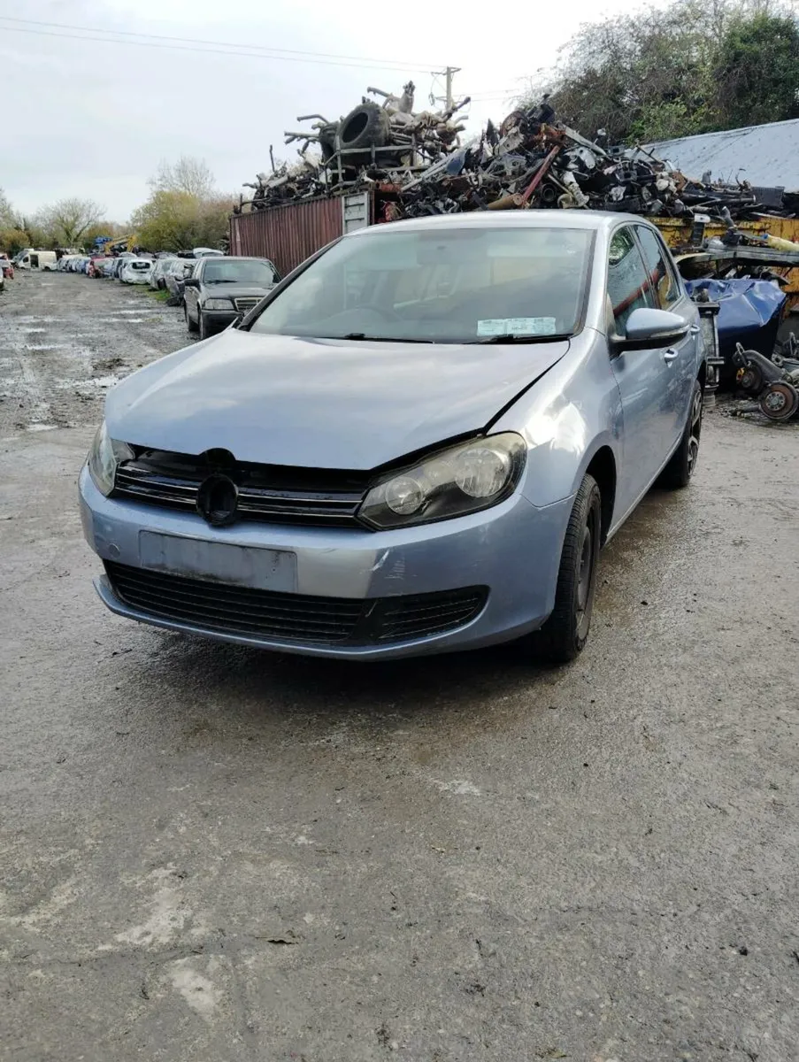 Breaking vw golf 2010 petrol automatic - Image 1