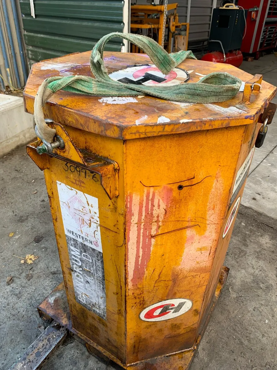 220 L Fuel Bowser - Image 2