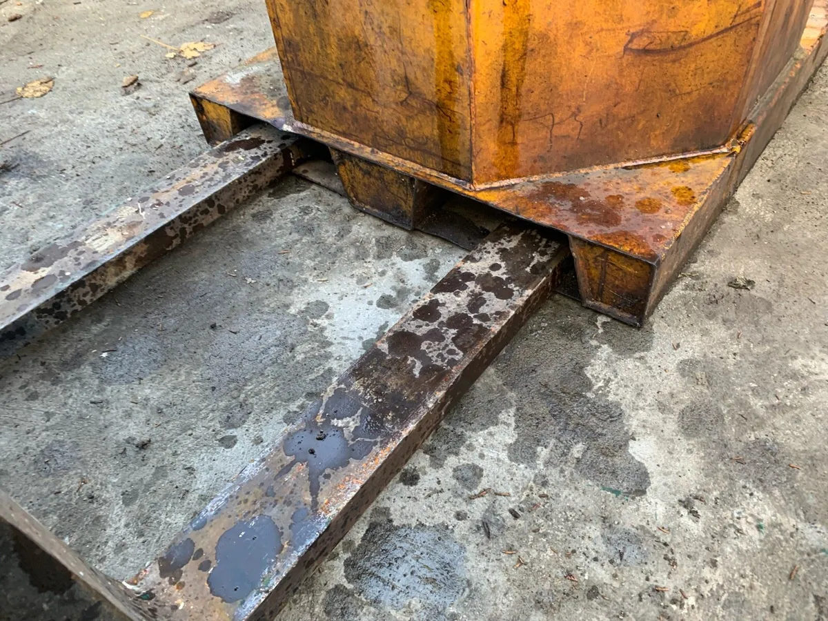 220 L Fuel Bowser - Image 3