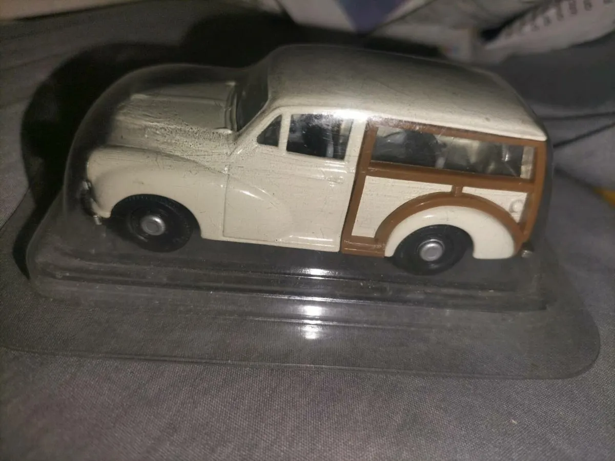 RARE CORGI... MORRIS TRAVELLER .. DIE. CAST