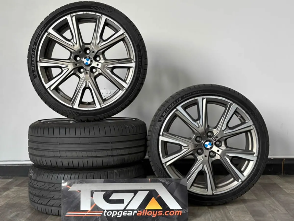 19" GENUINE BMW 557M 1 SERIES F40 Wheels & Tyres - Image 1