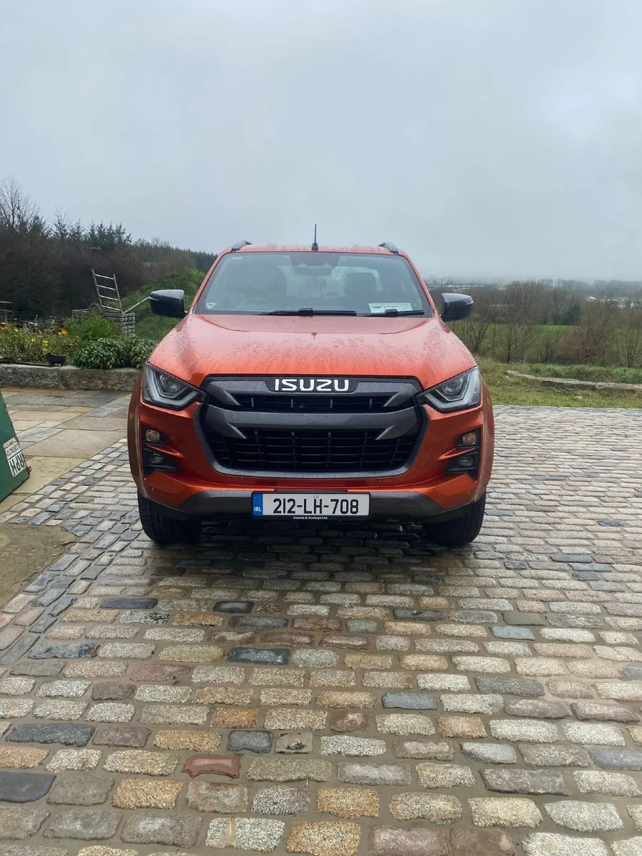 2021 Isuzu D-Max LX Double Cab Pickup - Image 3