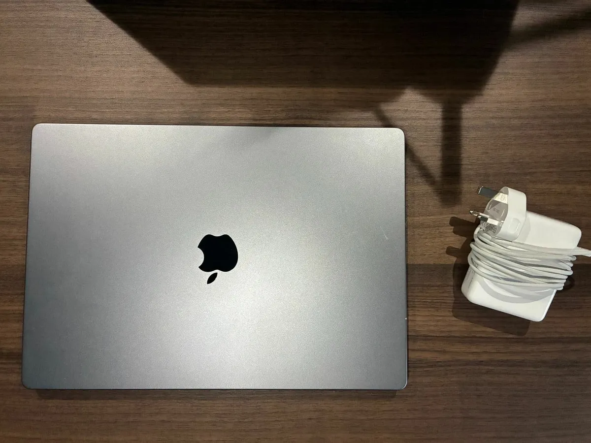 M1 Macbook Pro 2021 16" – 16GB RAM / 512GB SSD - Image 1