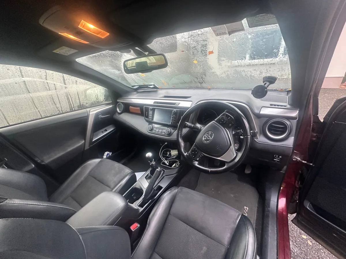 Toyota RAV4 2016 - Image 2