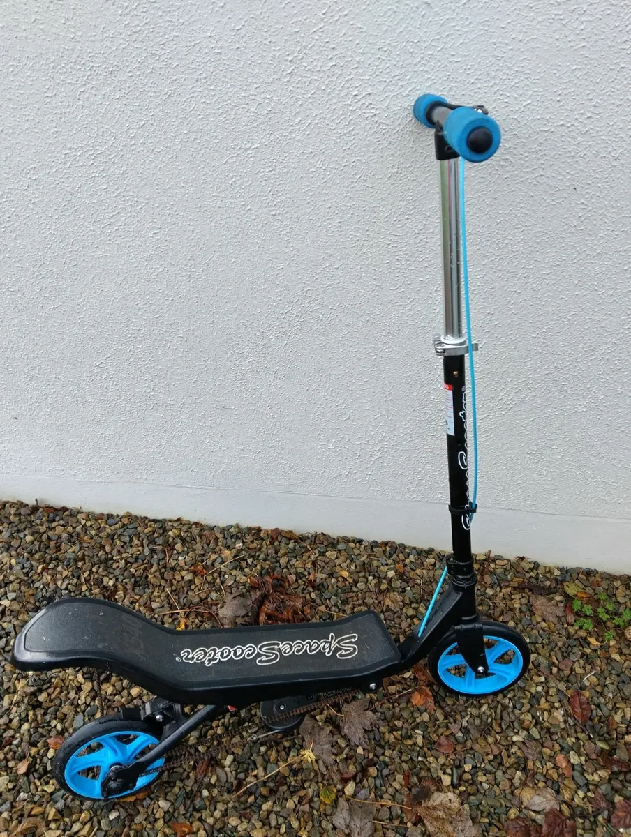 Scooter - Image 1