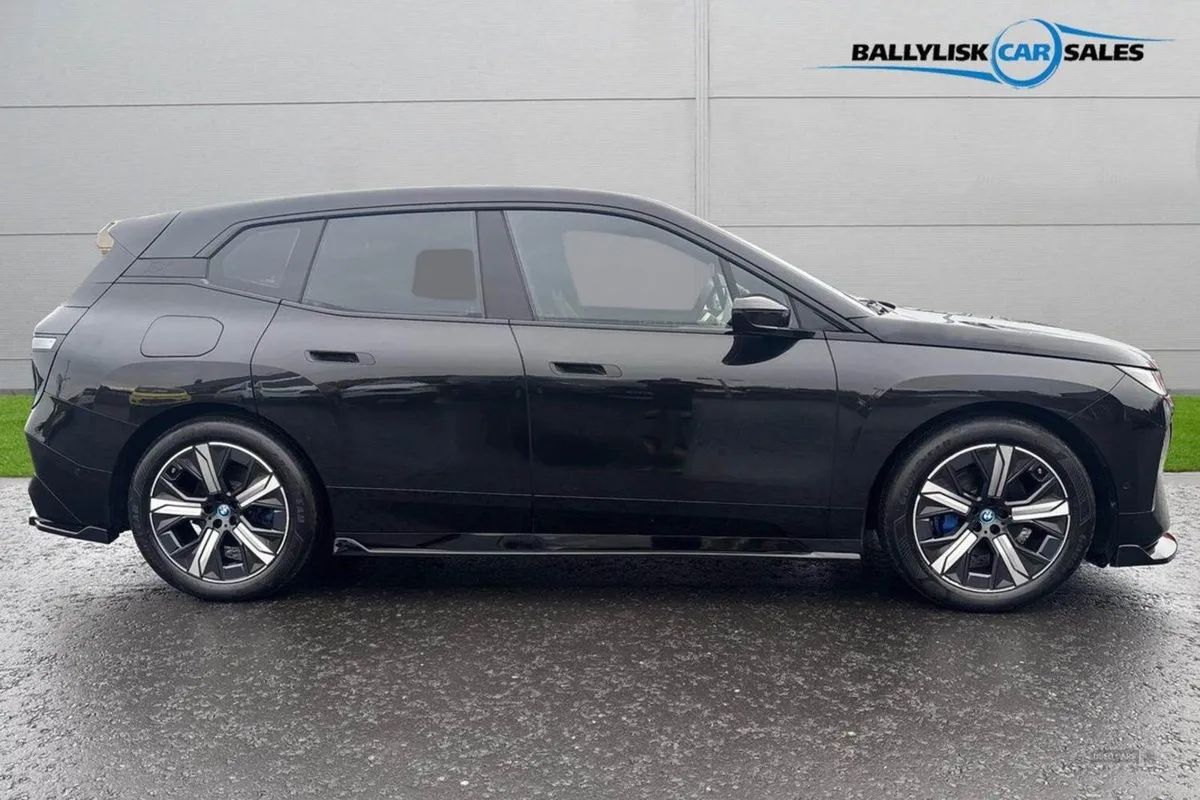 BMW IX 40 M Sport SUV 5dr Electric Auto Xdrive 32 - Image 3