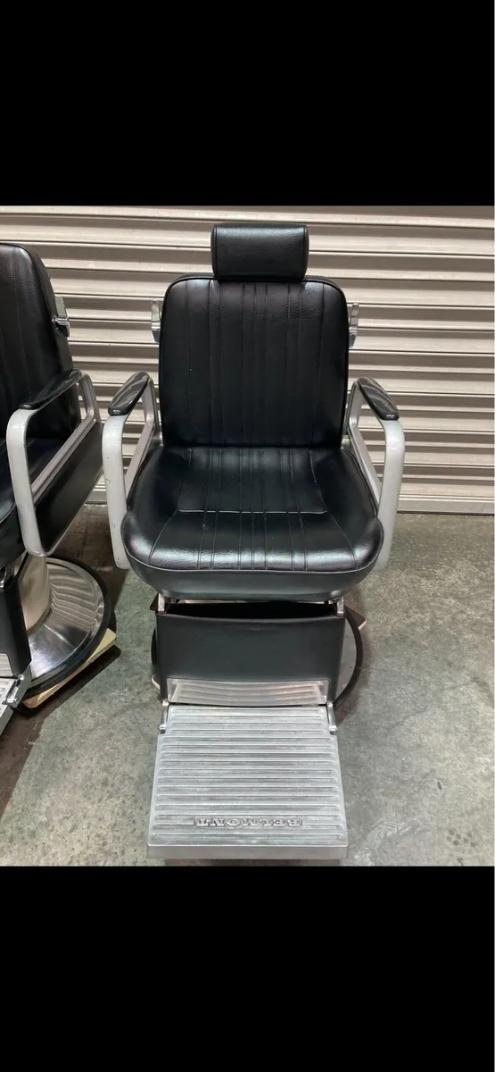 Belmont barber/optician/ chair - Image 3