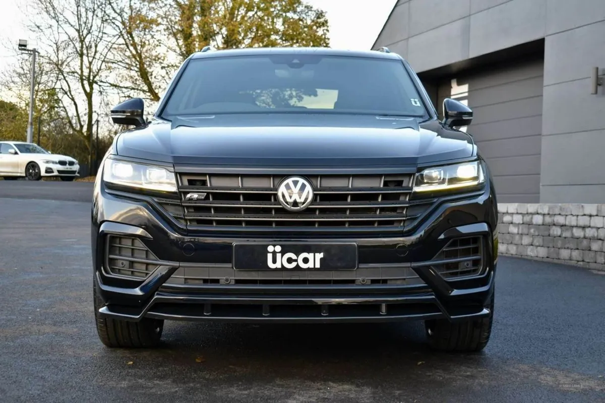 Volkswagen Touareg 3.0 Touareg V6 R-line TDI Auto - Image 2