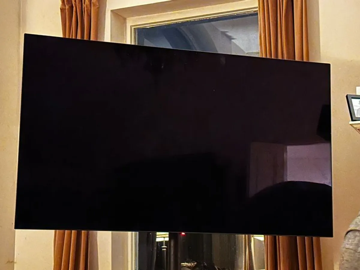 Lg 55 oled tv - Image 1