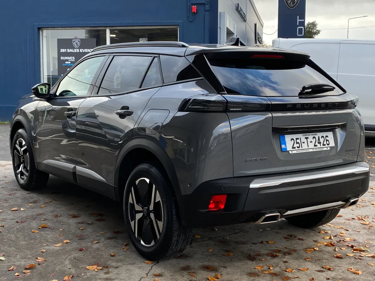 Peugeot 2008 1.2 Hybrid 145 e-DCS6 Allure - Image 3