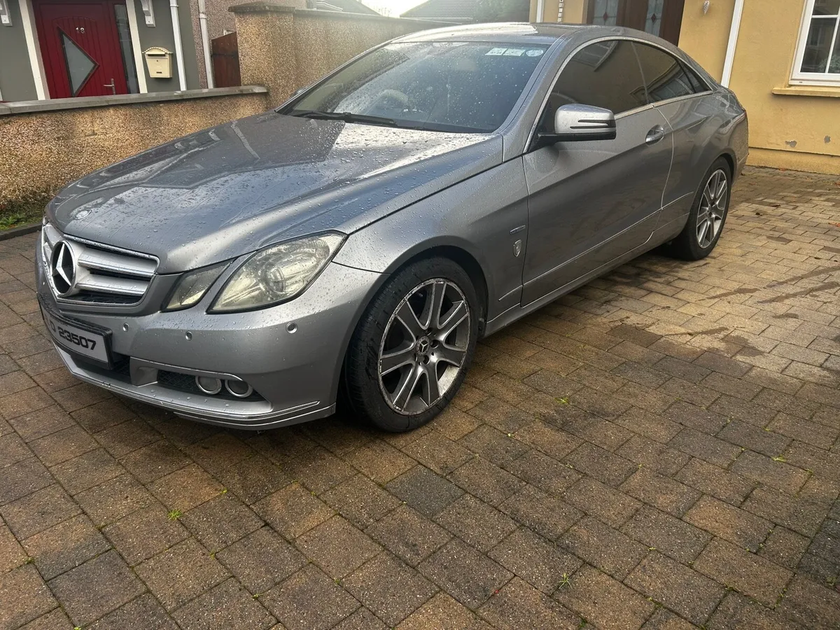Mercedes-Benz E-Class Coupe - Image 4