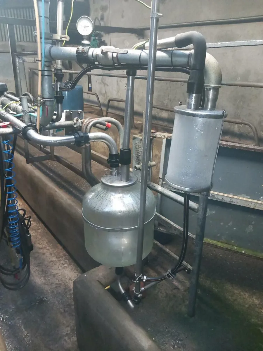 6 unit milking machine for parts - Image 1