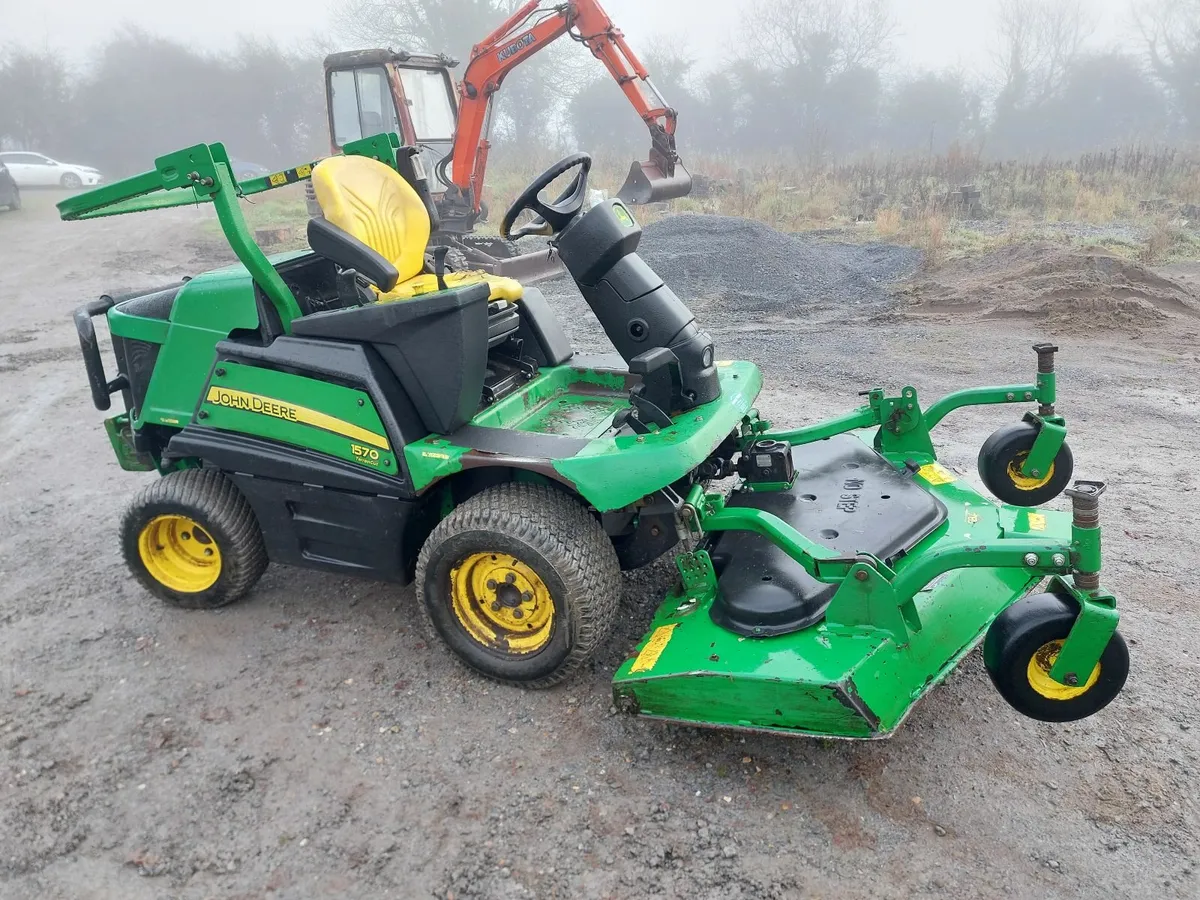 John Deere 1570 mower