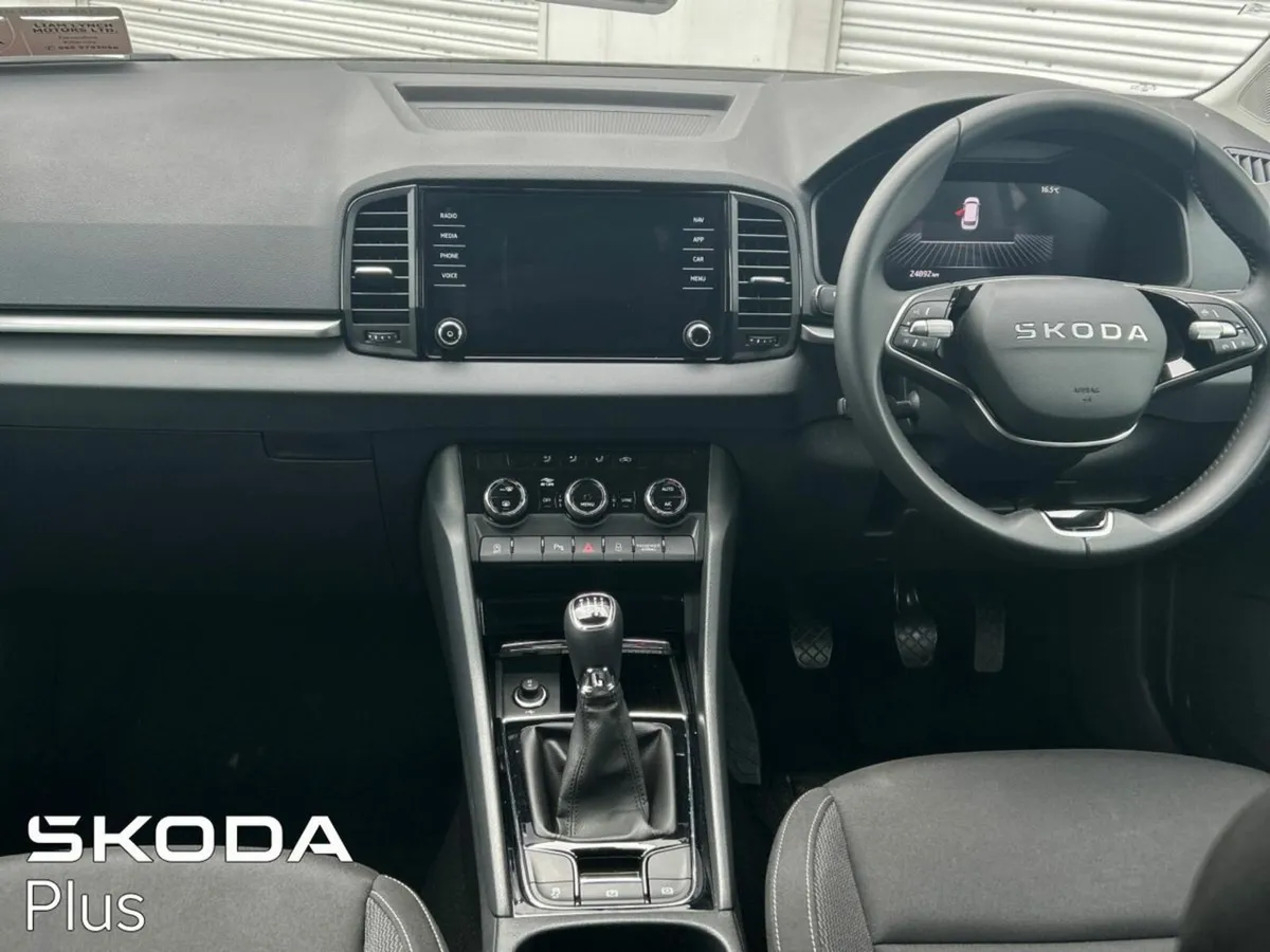 Skoda Karoq SELECTION 2.0 TDI 115 BHP - Image 2