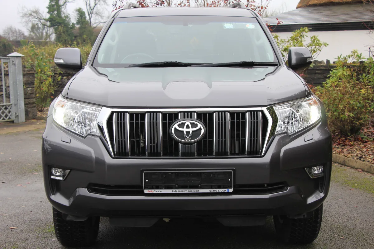 Landcruiser LWB * Auto * 2 seat * Vat included - Image 2