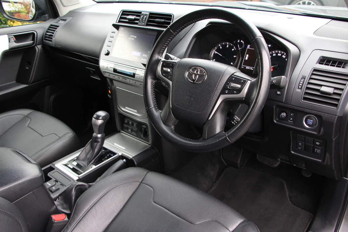 Landcruiser LWB * Auto * 2 seat * Vat included - Image 3