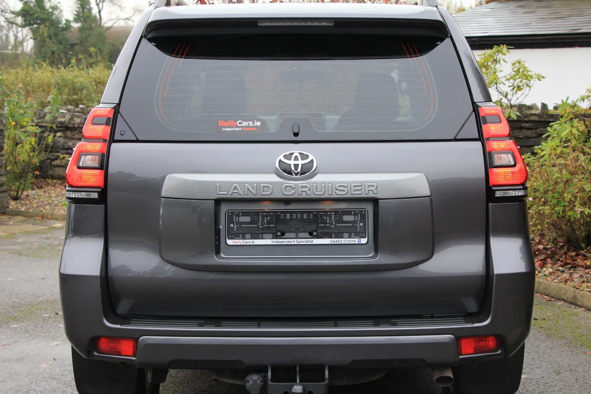 Landcruiser LWB * Auto * 2 seat * Vat included - Image 4