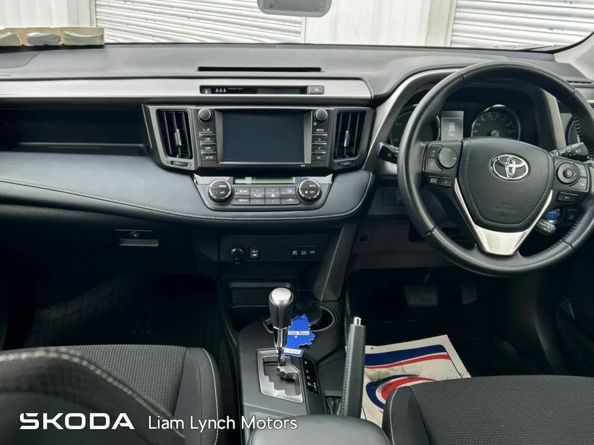 Toyota RAV4 2.5 Hybrid 2WD Luna Sport - Image 2
