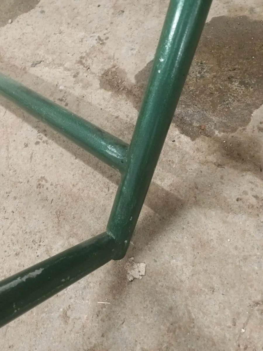 Sofa Display Stands - Image 2