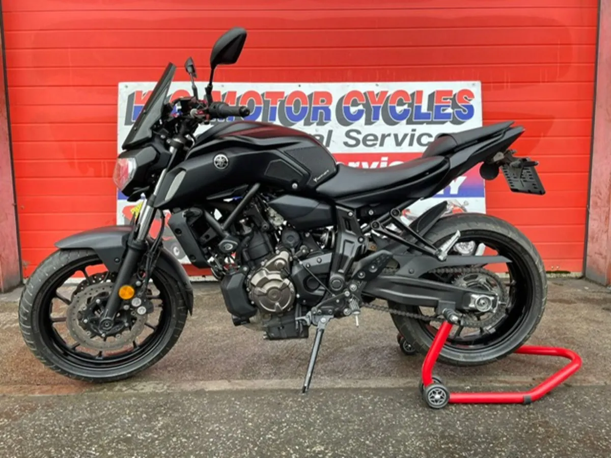 YAMAHA MT 07 - Image 4