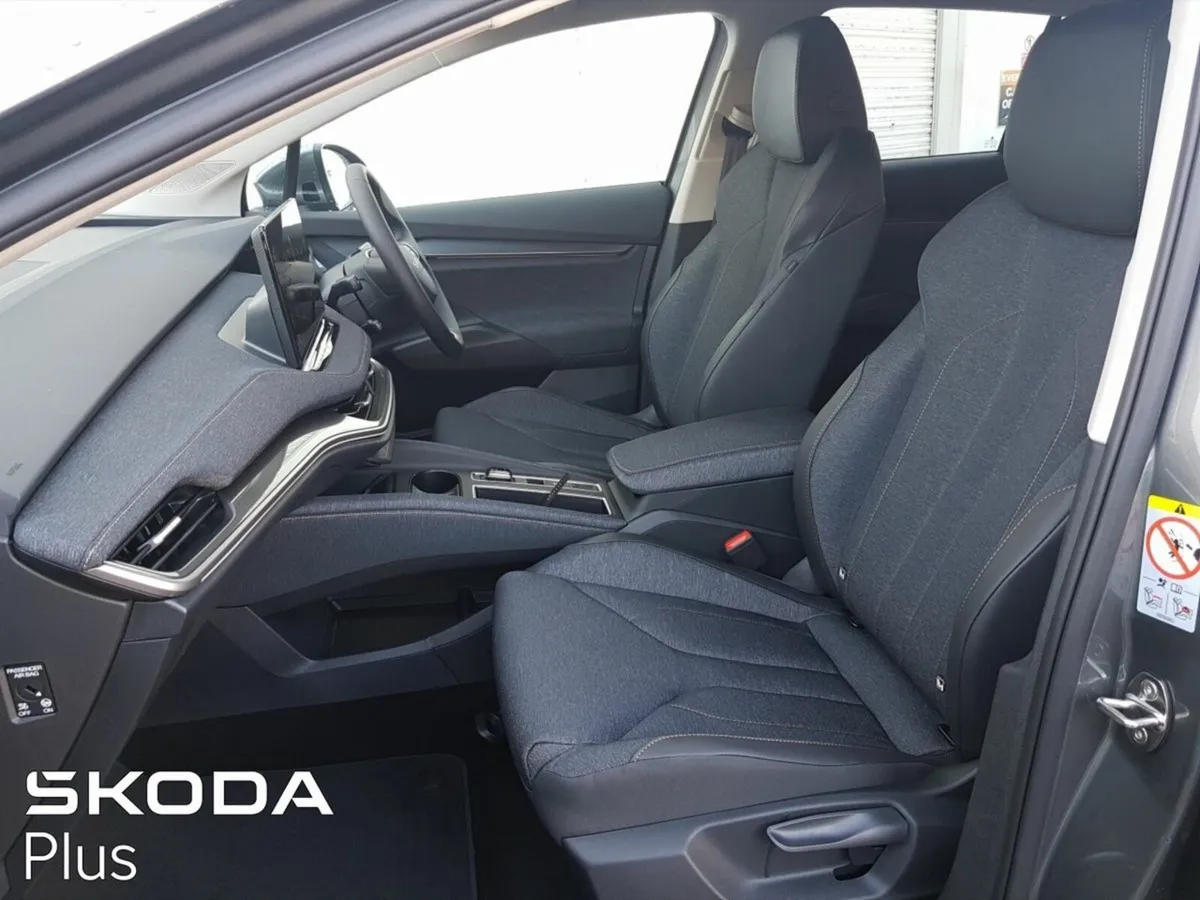 Skoda Elroq 85 ***BRAND NEW CAR, READY TO GO TODAY - Image 4