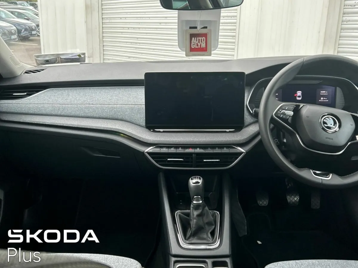 Skoda Octavia SELECTION BOX 2.0 TDI 115 BHP ***VER - Image 2