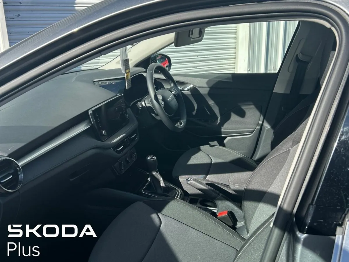 Skoda Fabia FABIA SELECTION 1.0 MPI 80 BHP - Image 4