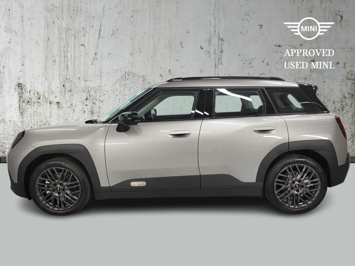 Mini Cooper Aceman E Classic - Image 3