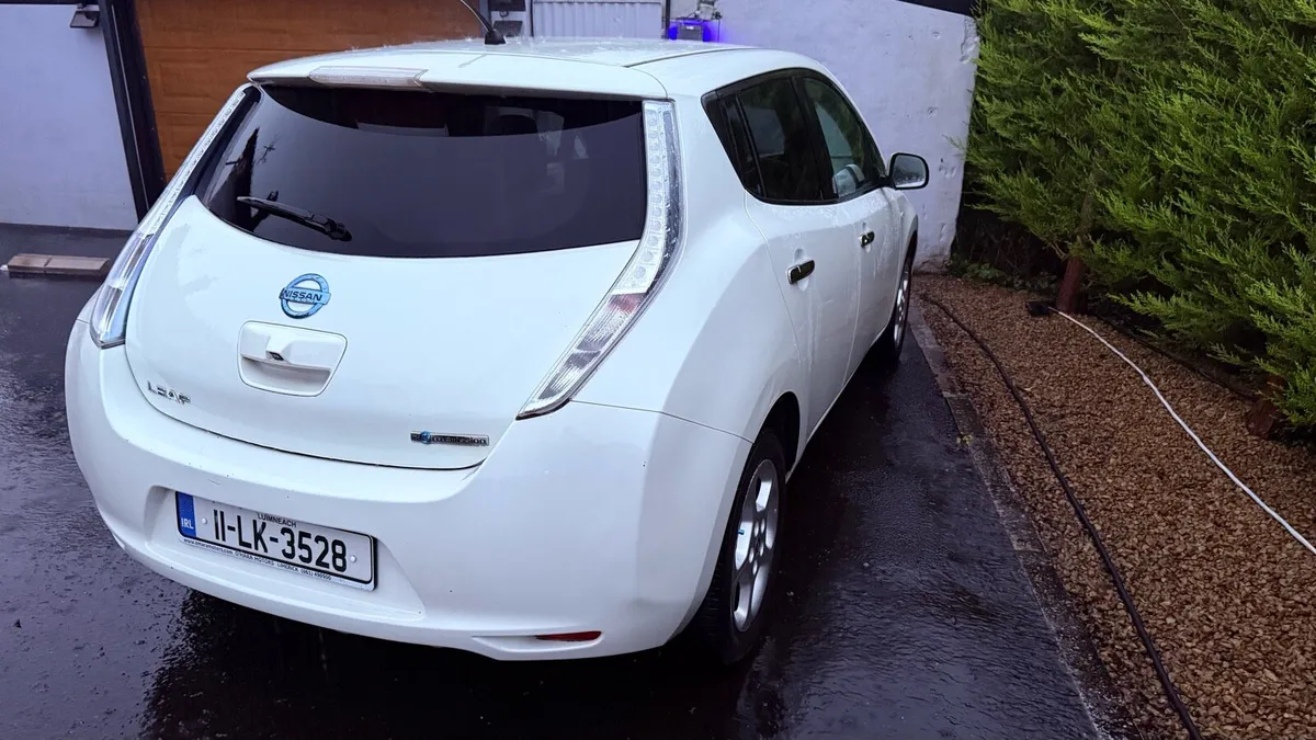 NISSAN LEAF 2011 *NCT 1/26* - Image 3