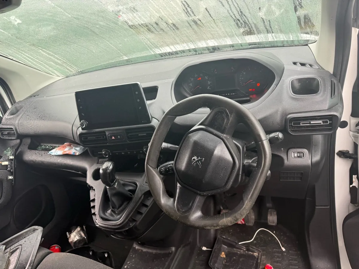 201 Peugeot Partner in for breaking - Image 4