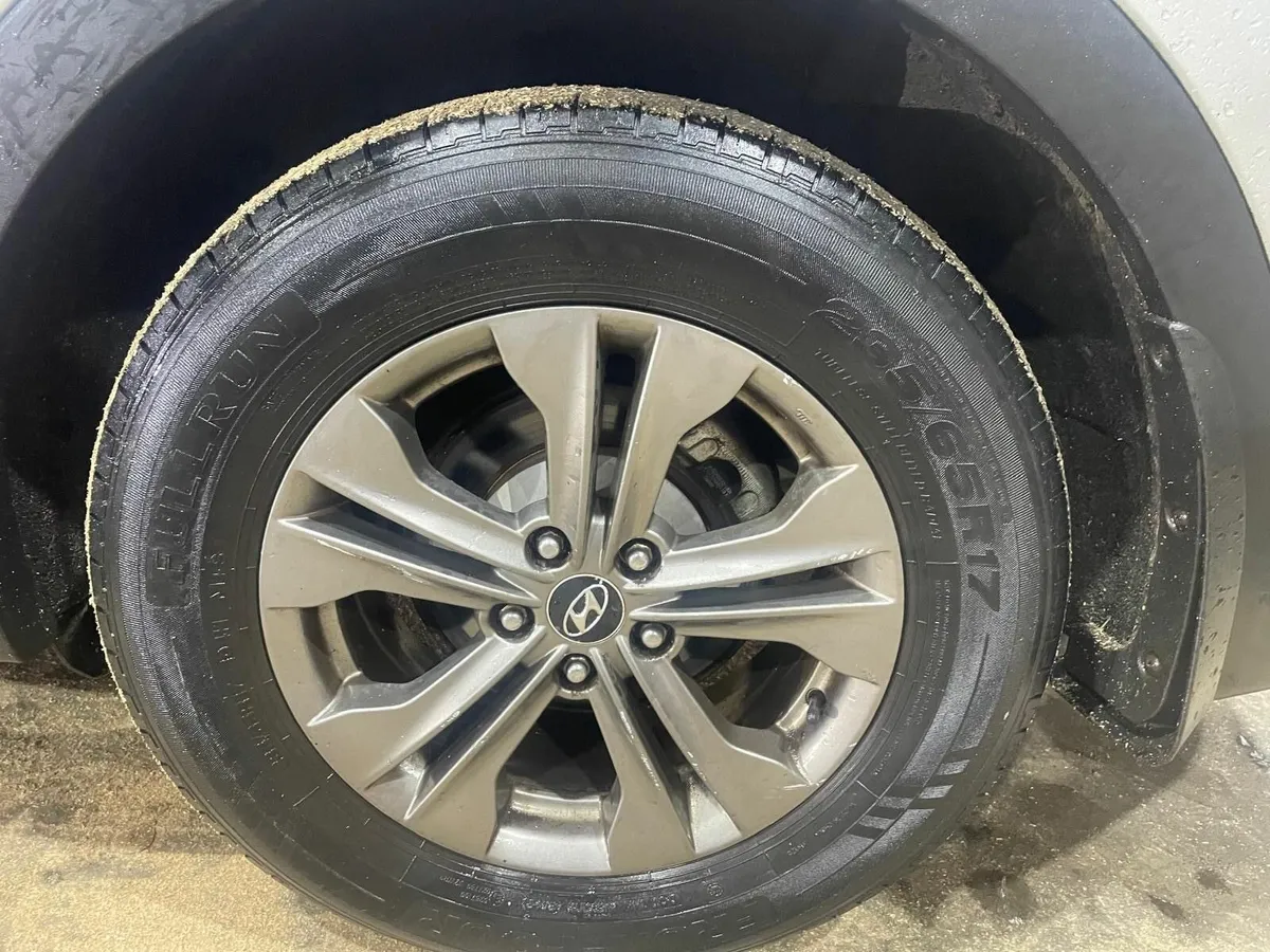 Hyundai Santa Fe 2012 - Image 4