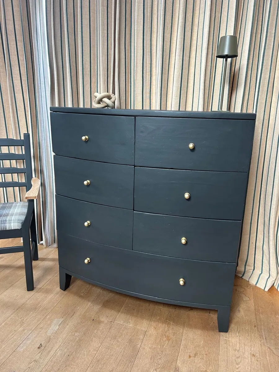 Large chest of drawers - Image 1
