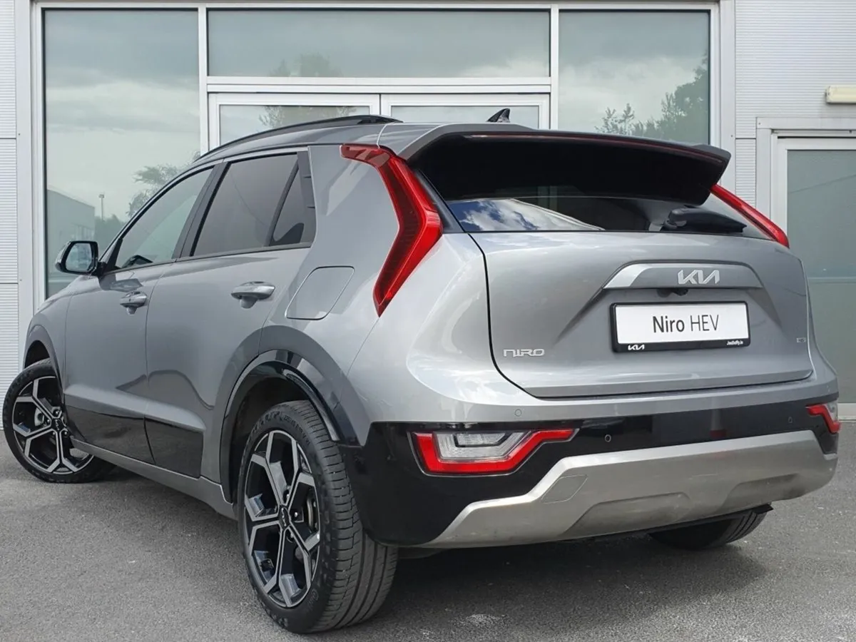Kia Niro Niro Phev SEM was €42,650 now €36,900 sav - Image 3