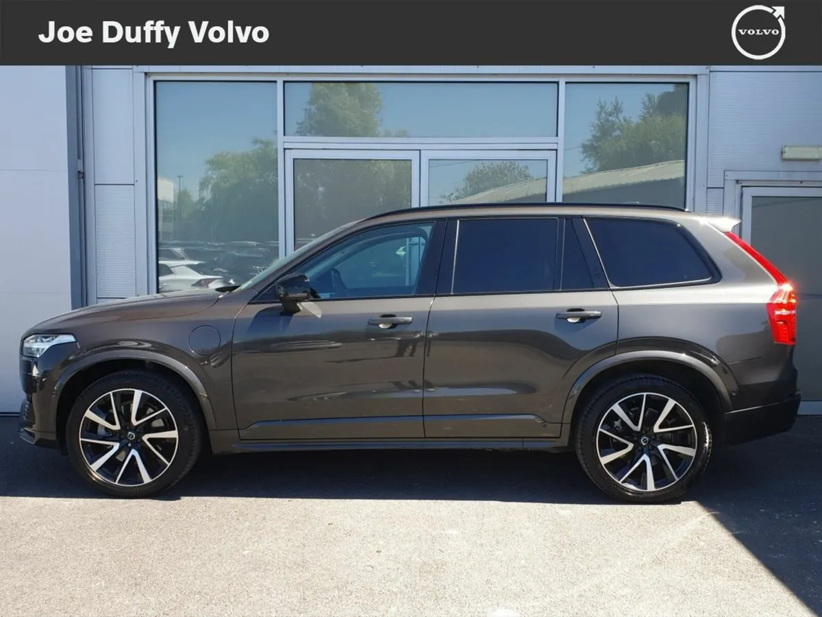 Volvo XC90 Ultimate Dark T8 PHEV - Image 4