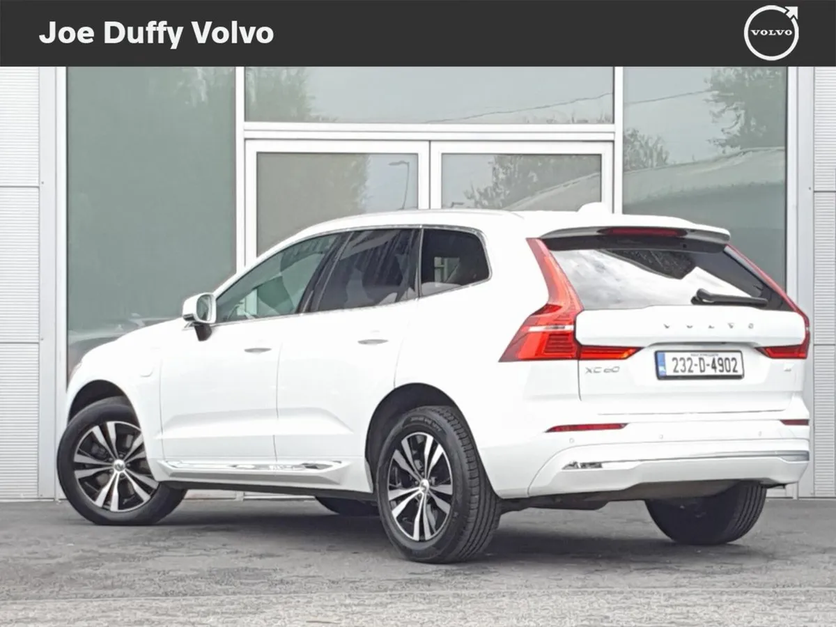 Volvo XC60 Core T6 PHEV - Image 3