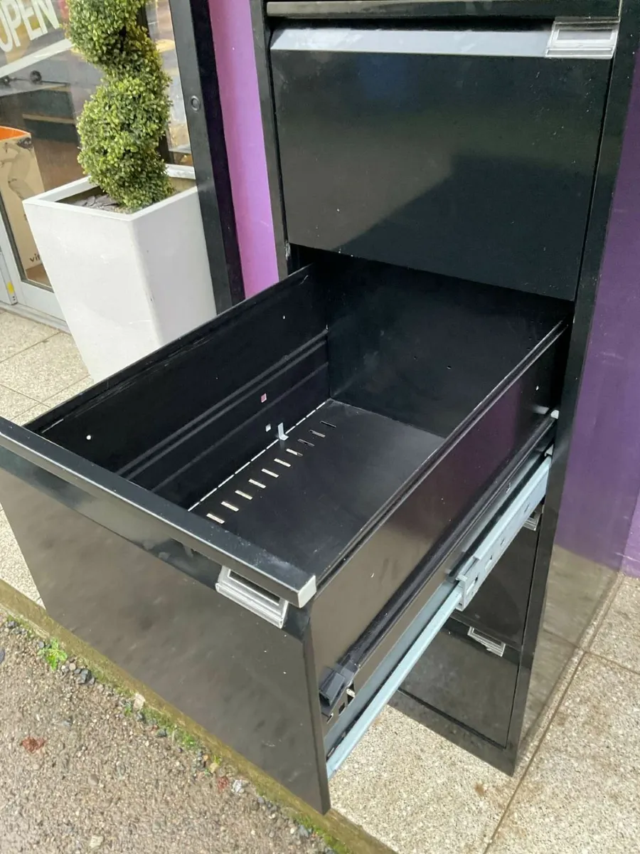 Bisley black 4 drawer filing cabinet - Image 2