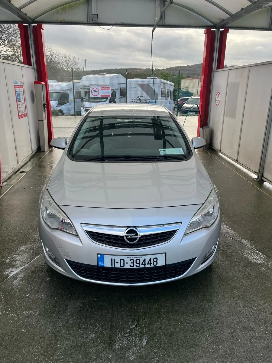 2011 opel Astra - Image 2