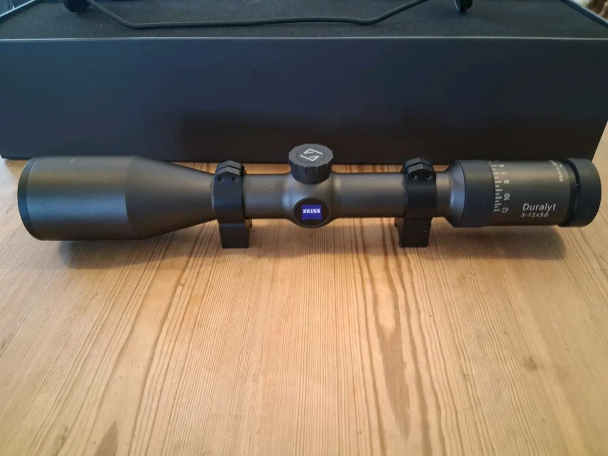 Zeiss Duralyt 3-12x50 Scope with rings - Image 4