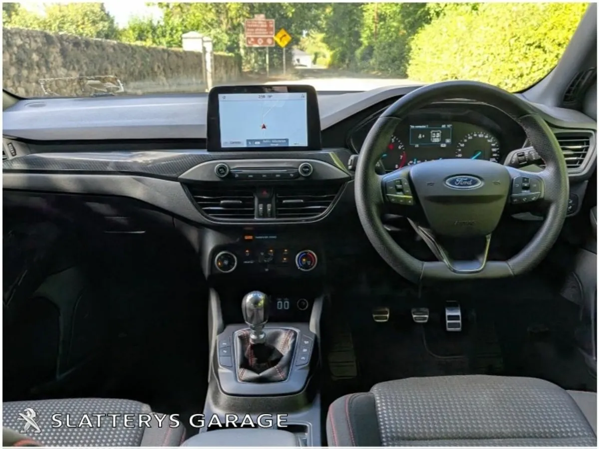 Ford Focus 1.0T EcoBoost Hybrid 125PS ST-Line Upgr - Image 4