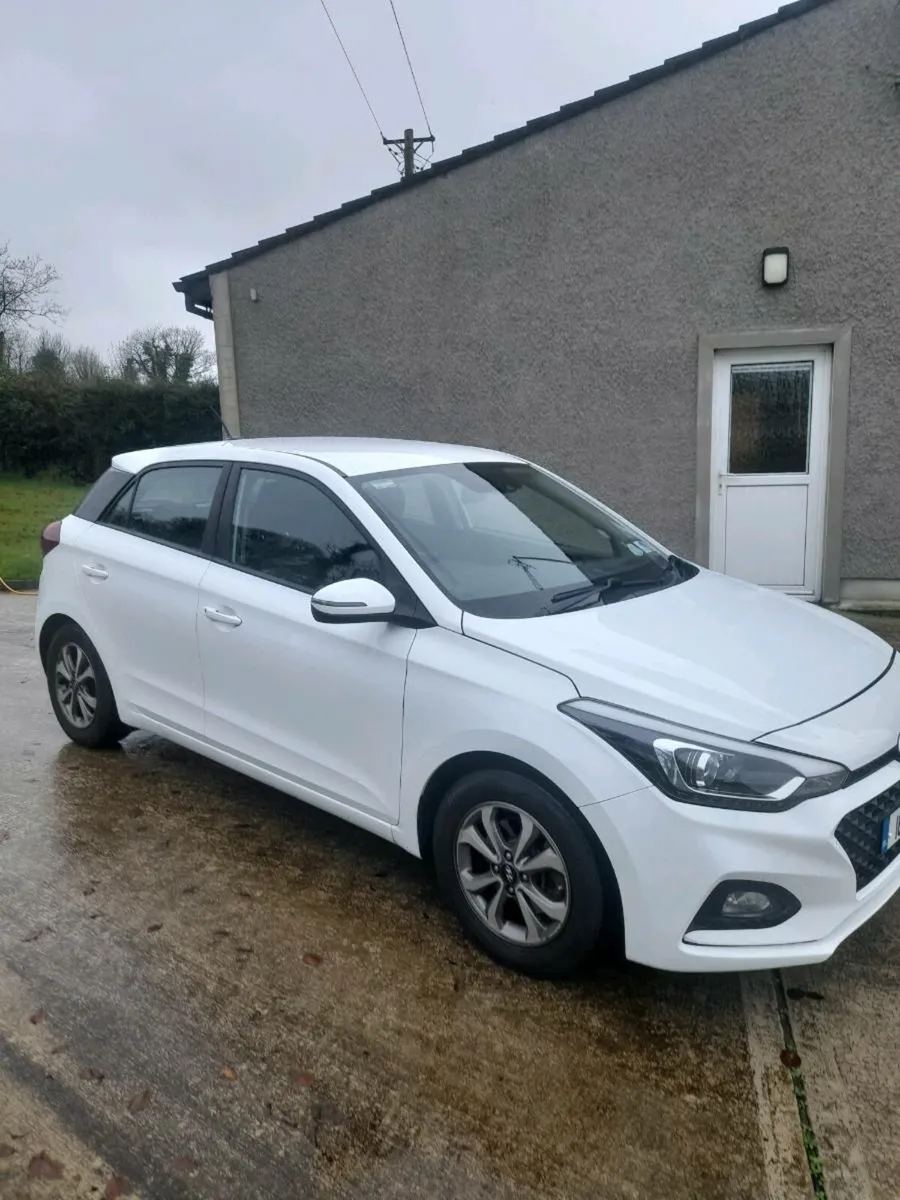 Hyundai i20 1.0 tgdi    se  model 2018 - Image 1